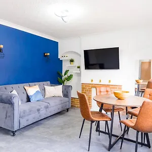 2 Bedroom House By Maison - Free Parking Holiday home Nottingham