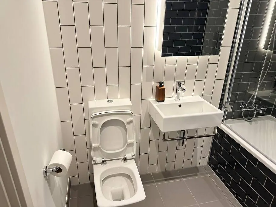 לונדון Spacious Modern 1 Bed Apartment. דירה