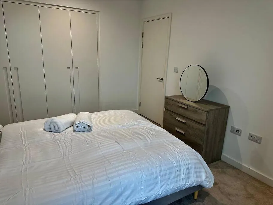 Spacious Modern 1 Bed Apartment. London Apartment